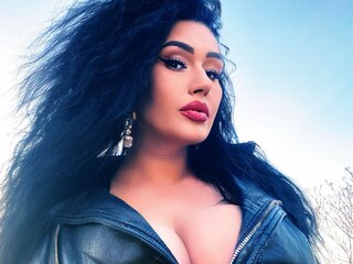 Webcam shows AdiraMaeven